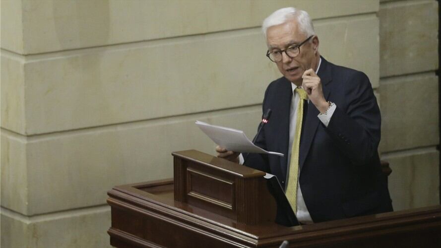 Jorge Enrique Robledo expresó que el presidente Duque le facilitó a su partido sabotear la consulta anticorrupción y que la respalda solo por ganar adeptos con los colombianos.. Foto: Redacción W Radio