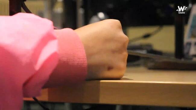 Estefania cuenta su experiencia de abuso sexual en el colegio. Foto: La WCon Vicky Dávila