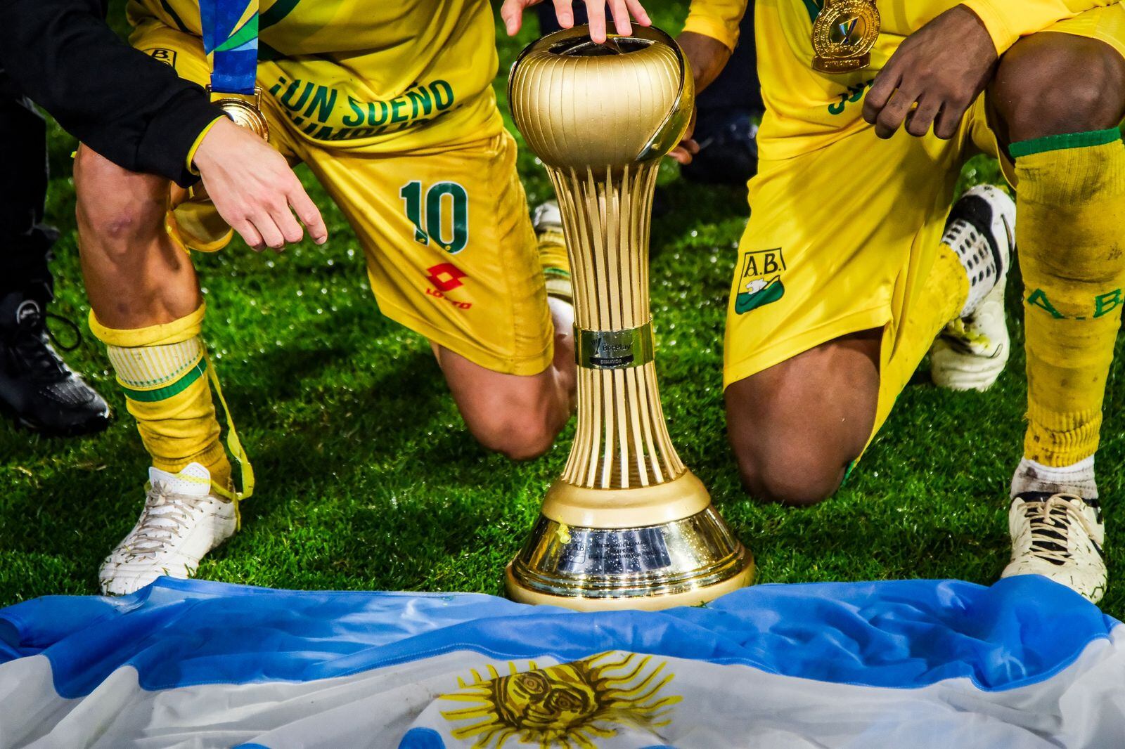 Bogotá. Junio 15 de 2024. Independiente Santa Fe enfrenta a Atlético Bucaramanga, por la Final de la Liga BetPlay I 2024, en el estadio Nemesio Camacho El Campín. (Colprensa - Mariano Vimos)