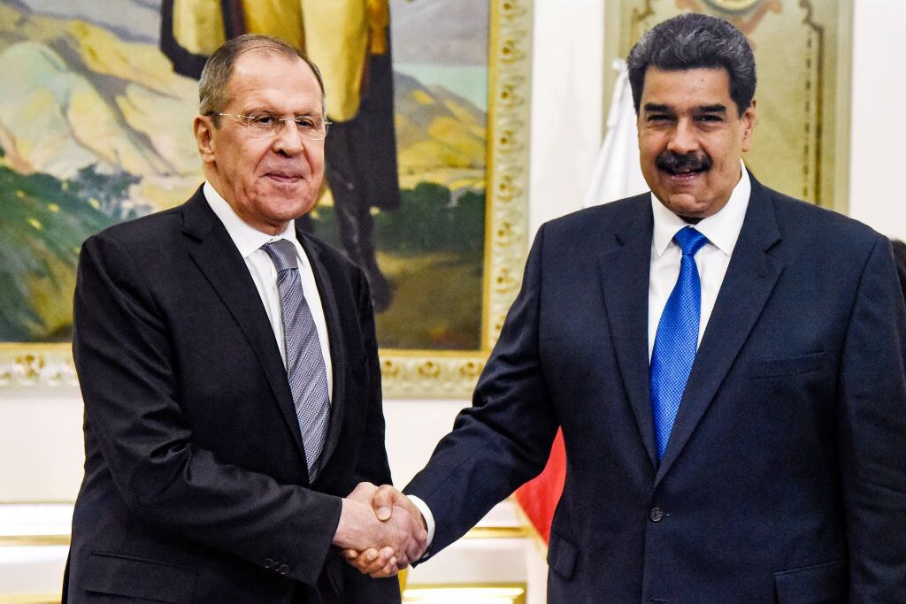 Presidente Nicolás Maduro y ministro de Asuntos Exteriores de Rusia, Serguéi Lavrov. (Photo by Carolina Cabral/Getty Images)