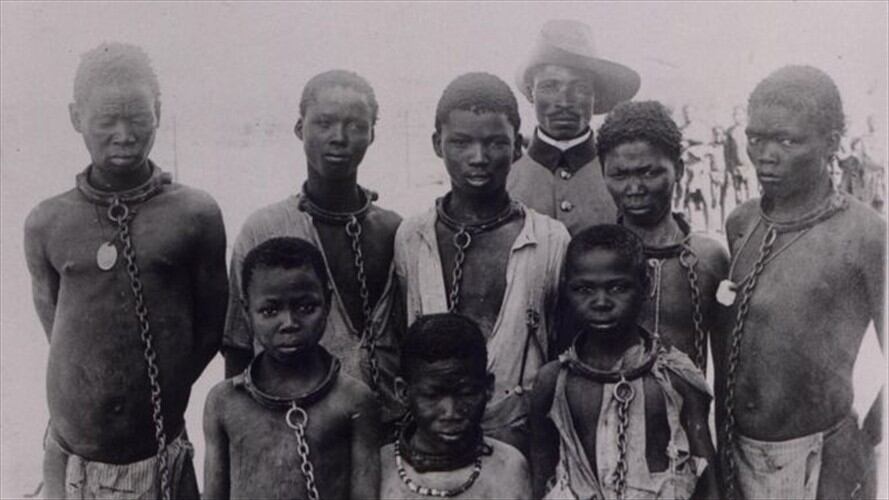 Se estima que al menos 80.000 hombres, mujeres y niños de las etnias Herero y Nama en Namibia fueron exterminados por tropas alemanas entre 1904 y 1908. Foto: ARCHIVO NACIONAL DE NAMIBIA, tomada de BBC Mundo.
