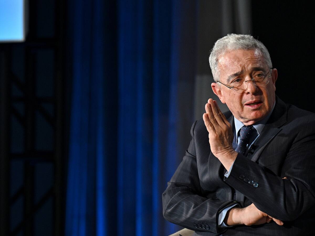 ¿Qué sucederá ahora con el exsenador Álvaro Uribe Vélez?