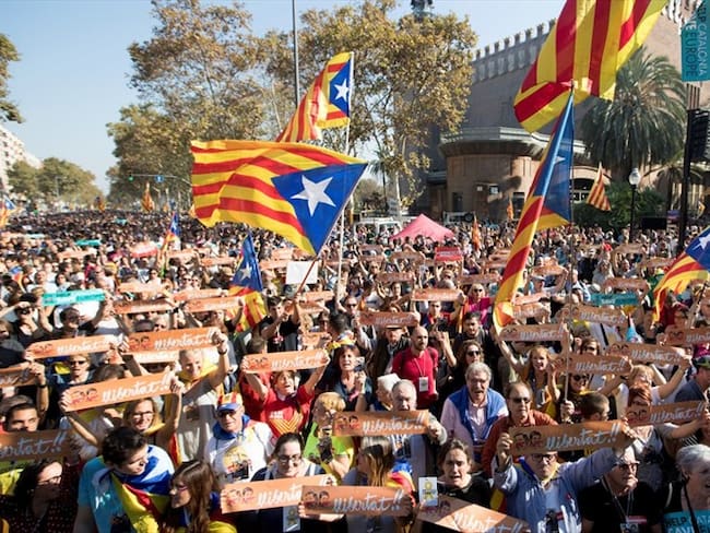 Madrid dispuesto a intervenir mientras Parlamento catalán abre debate de independencia. Foto: Agencia EFE