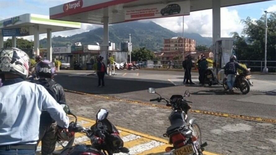 Camioneros permitirán abastecimiento diario de gasolina del 30 % en Pereira. Foto: Cortesía para Cristina Álvarez