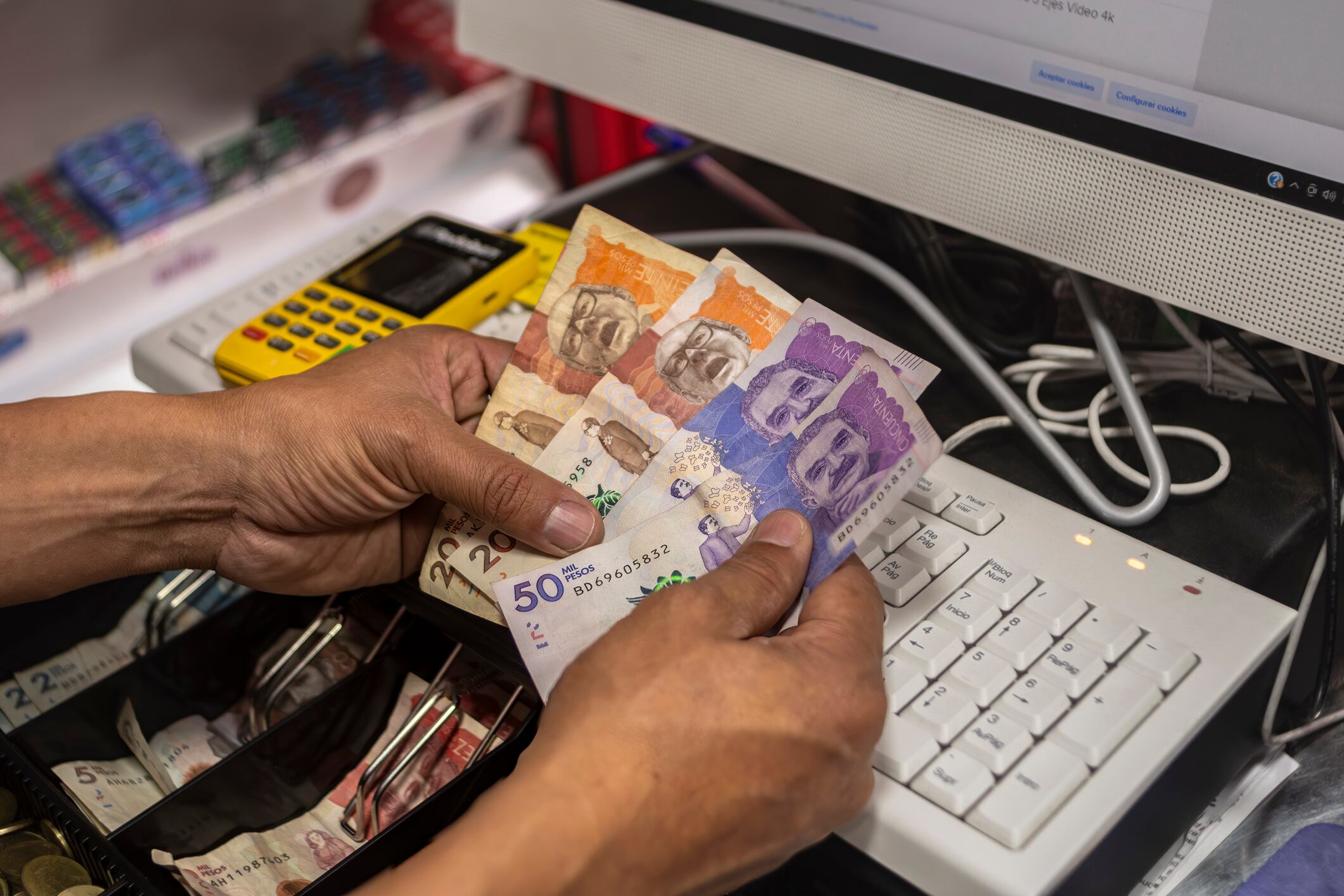 Imagen de referencia de pago de prima en Colombia. Foto: Getty Images.
