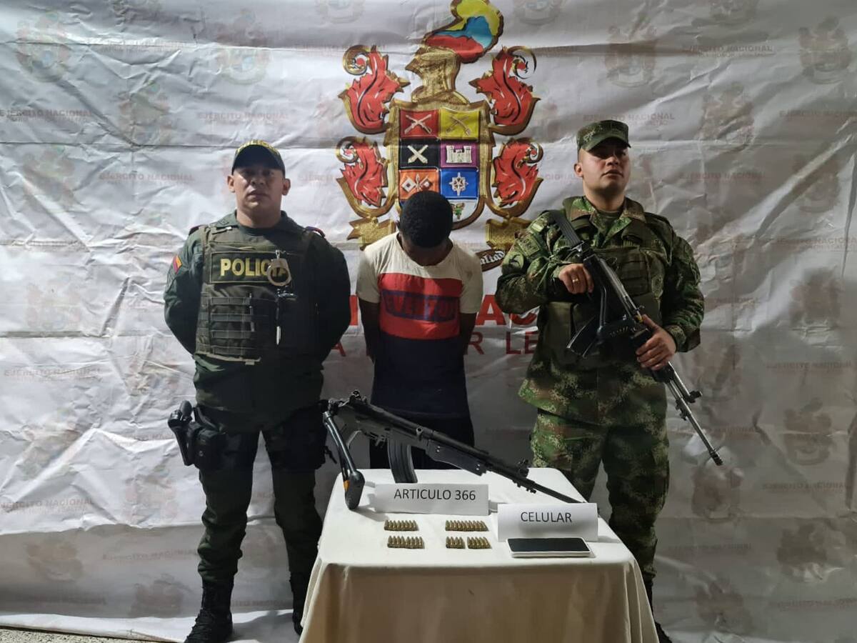 Acusan a soldado de robar armamento para el Clan del Golfo