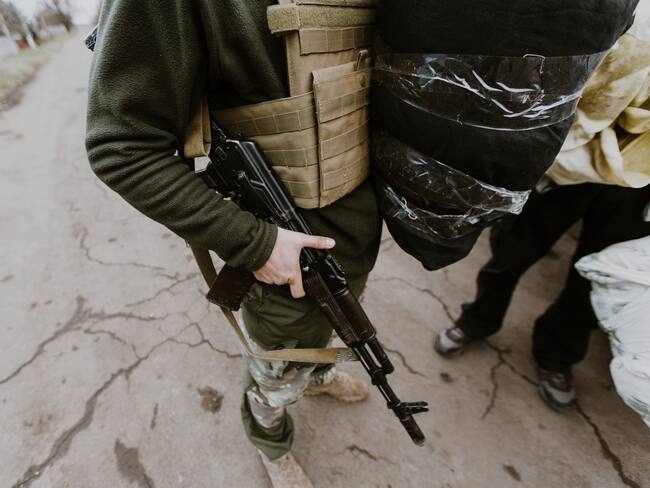 Civiles en Ucrania entrenan ante la posibilidad de una guerra con Rusia, según voluntario