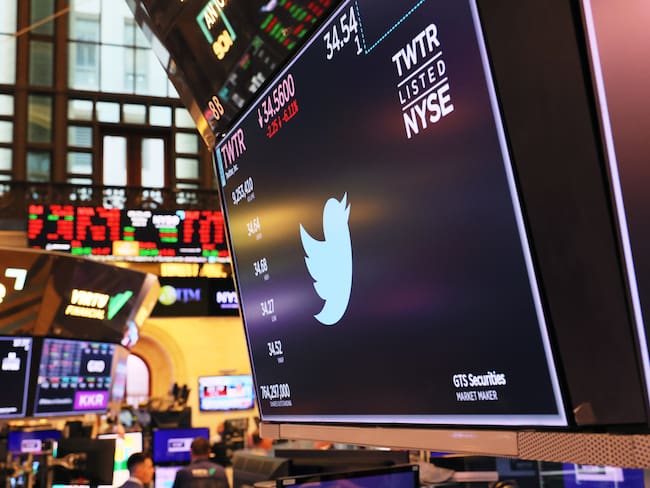 Acción de Twitter cae más del 11% tras la marcha atrás de Musk en su compra