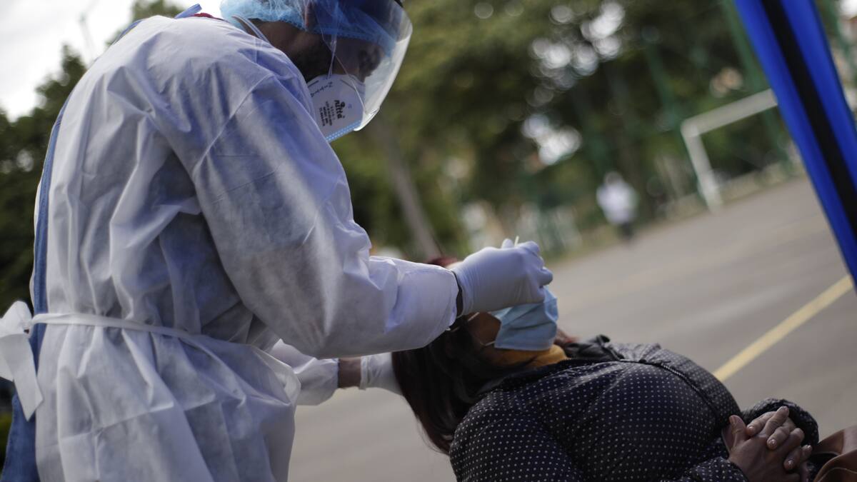 COVID-19 en Colombia: La cifra de muertos diarios por el virus sigue en aumento
