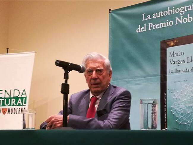 Mario Vargas Llosa. Foto: La Wcon Julio Sánchez Cristo