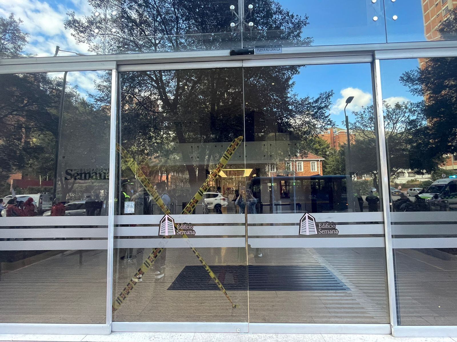 Minga indígena irrumpió en las instalaciones de revista Semana. Foto: Jenny Angarita