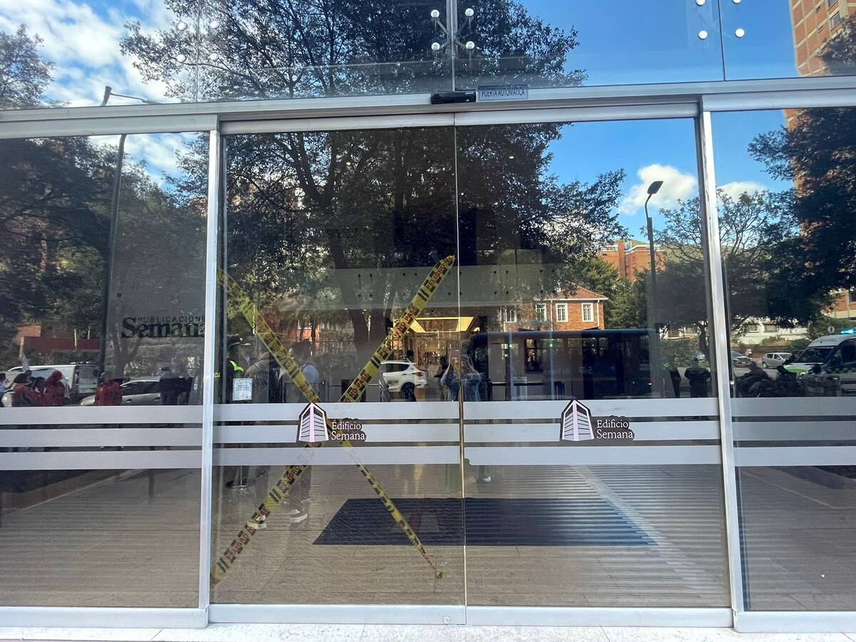 Sociedad Interamericana de Prensa condena el asalto a la sede de la revista Semana