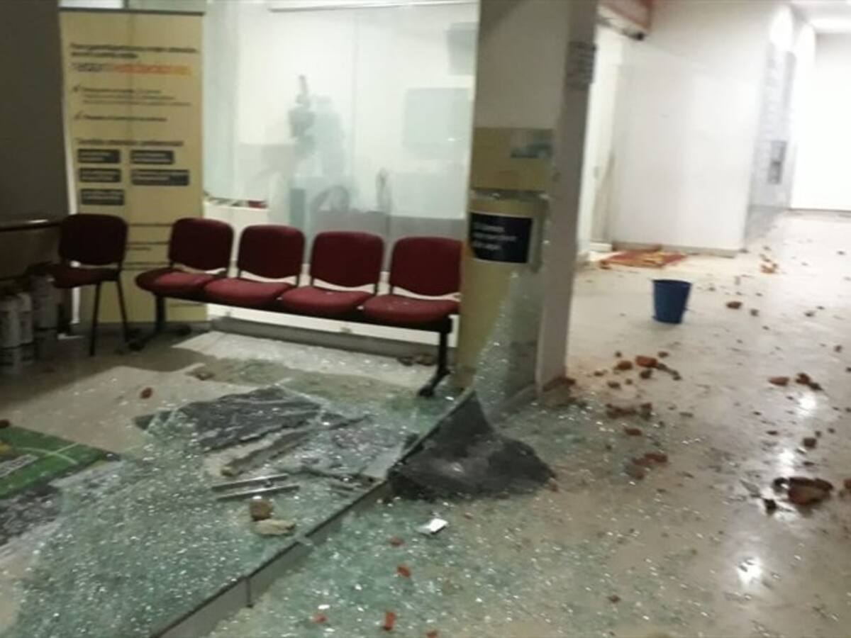 Asonada contra oficina de Electricaribe en Plato, Magdalena