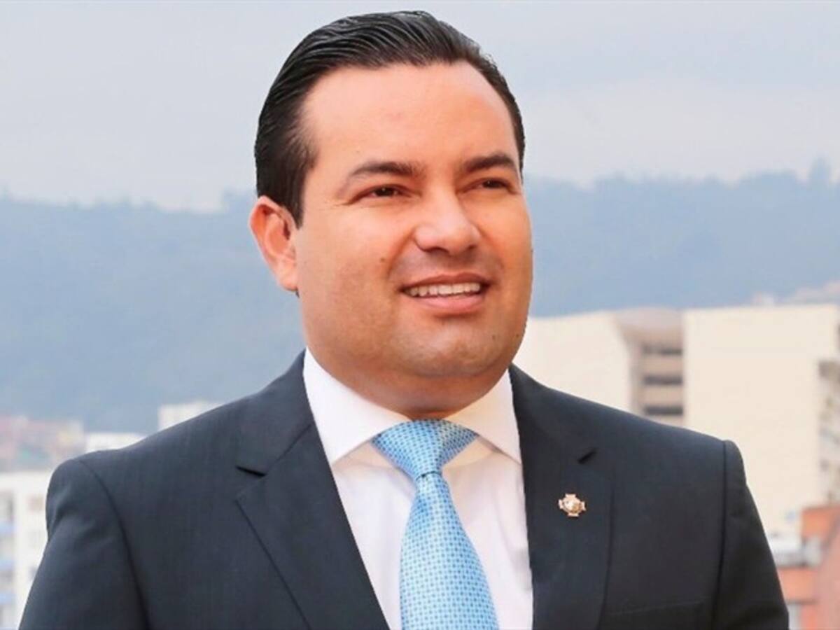 Gobernador de Santander, Didier Tavera, en vilo por escándalo del PAE