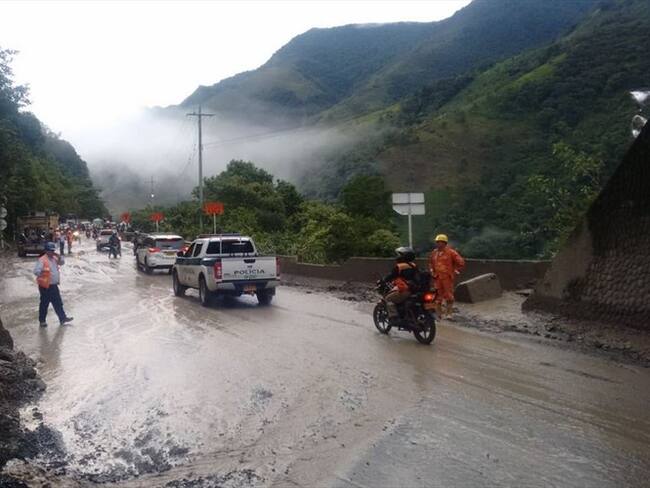 Desde el viernes 13 de julio, pasadas las 4 de la tarde, había sido restringido el paso en la vía Bogotá - Villavicencio debido a un derrumbe. Foto: Colprensa