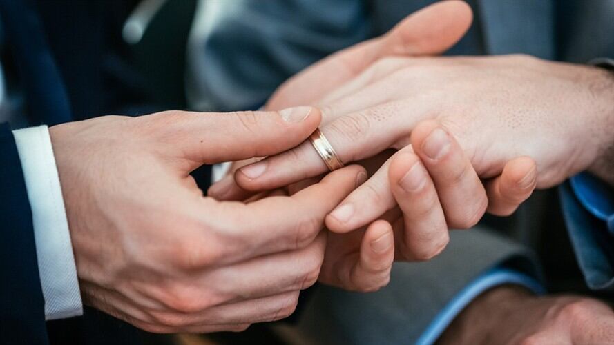El Senado de Chile aprobó el matrimonio igualitario. Foto: Getty images/ Hinterhaus Productions