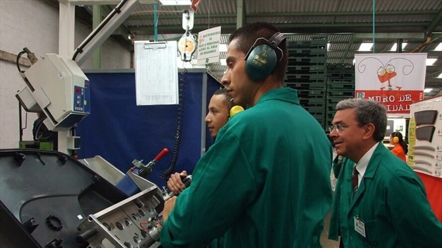 “No ha sido nada fácil para el sector empresarial adoptar los protocolos de los municipios, pero se están avanzando”, dijo Albarracín.. Foto: Colprensa