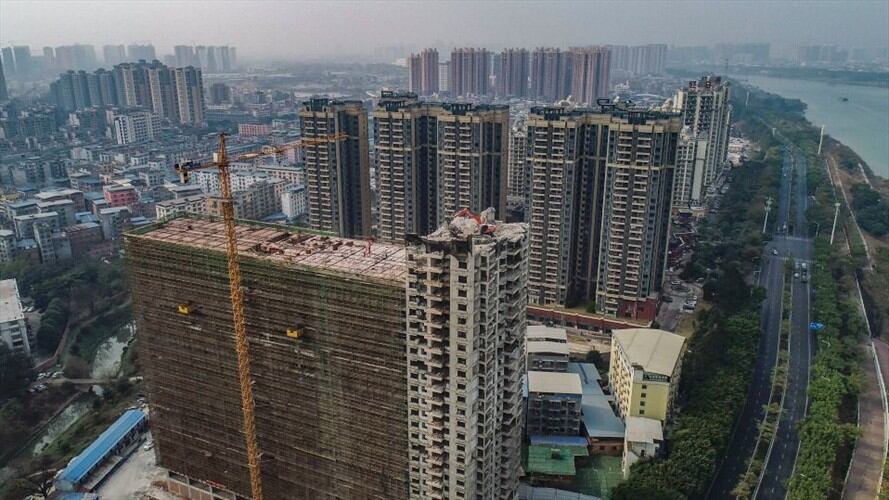 Impresionante demolición en simultáneo de 15 rascacielos en China. Foto: (Photo credit should read Costfoto/Barcroft Media via Getty Images)