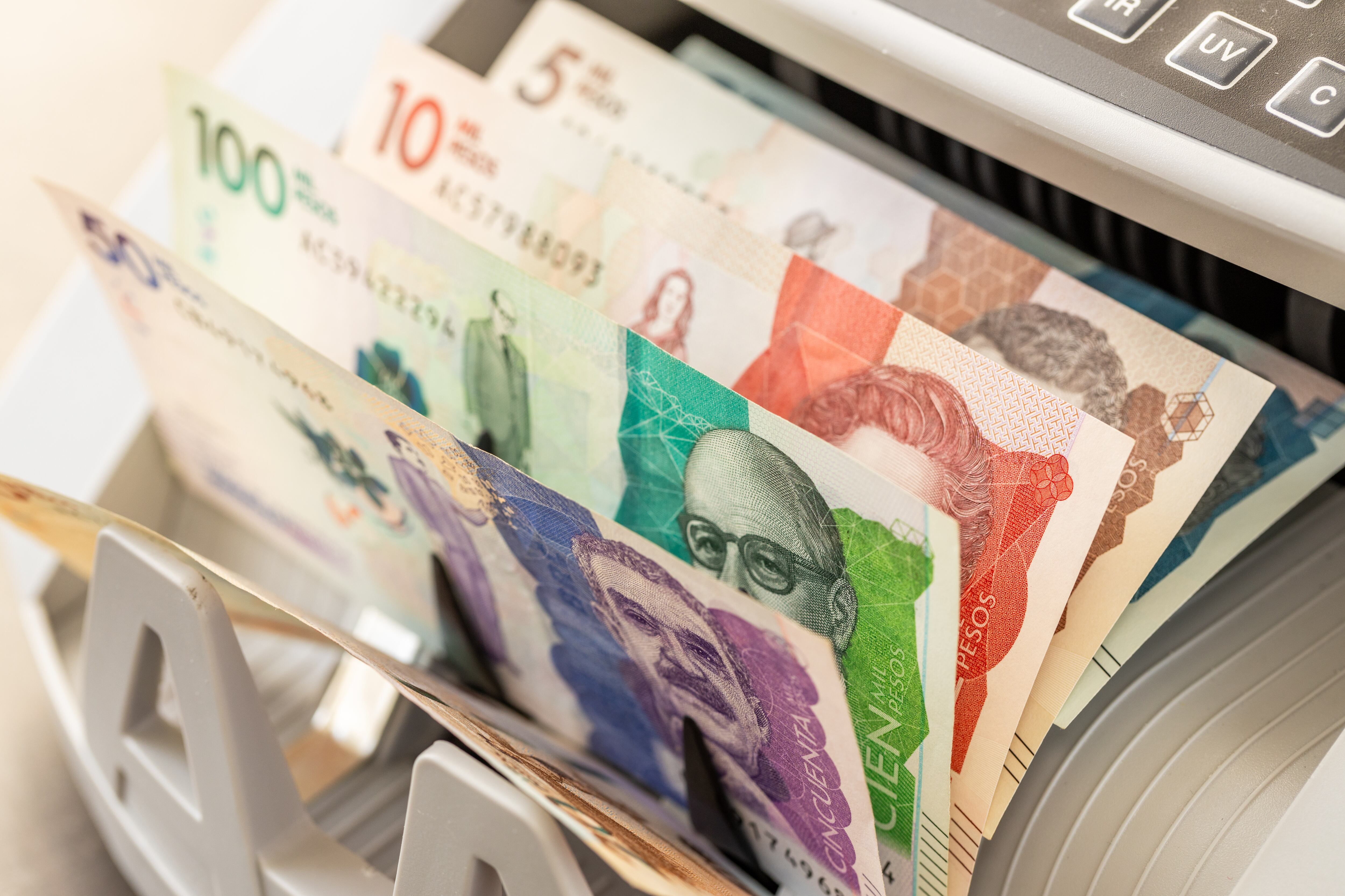 “Como Presupuesto de 2026 está desfinanciado, el otro año deberían recortar $38 billones”: Carf 