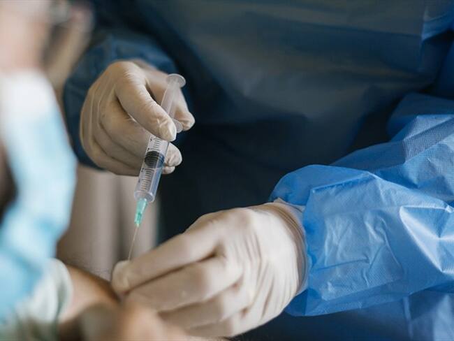 El Ministerio de Salud aseguró que, con llegada de dosis a partir de la segunda semana de septiembre, se tomará un nuevo impulso para recuperar los niveles alcanzados. Foto: Getty Images / XAVIER LORENZO