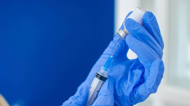 La alcaldesa Claudia López manifestó que con esa cantidad no se alcanza a vacunar ni a la totalidad del personal de salud de primera línea.. Foto: Getty Images