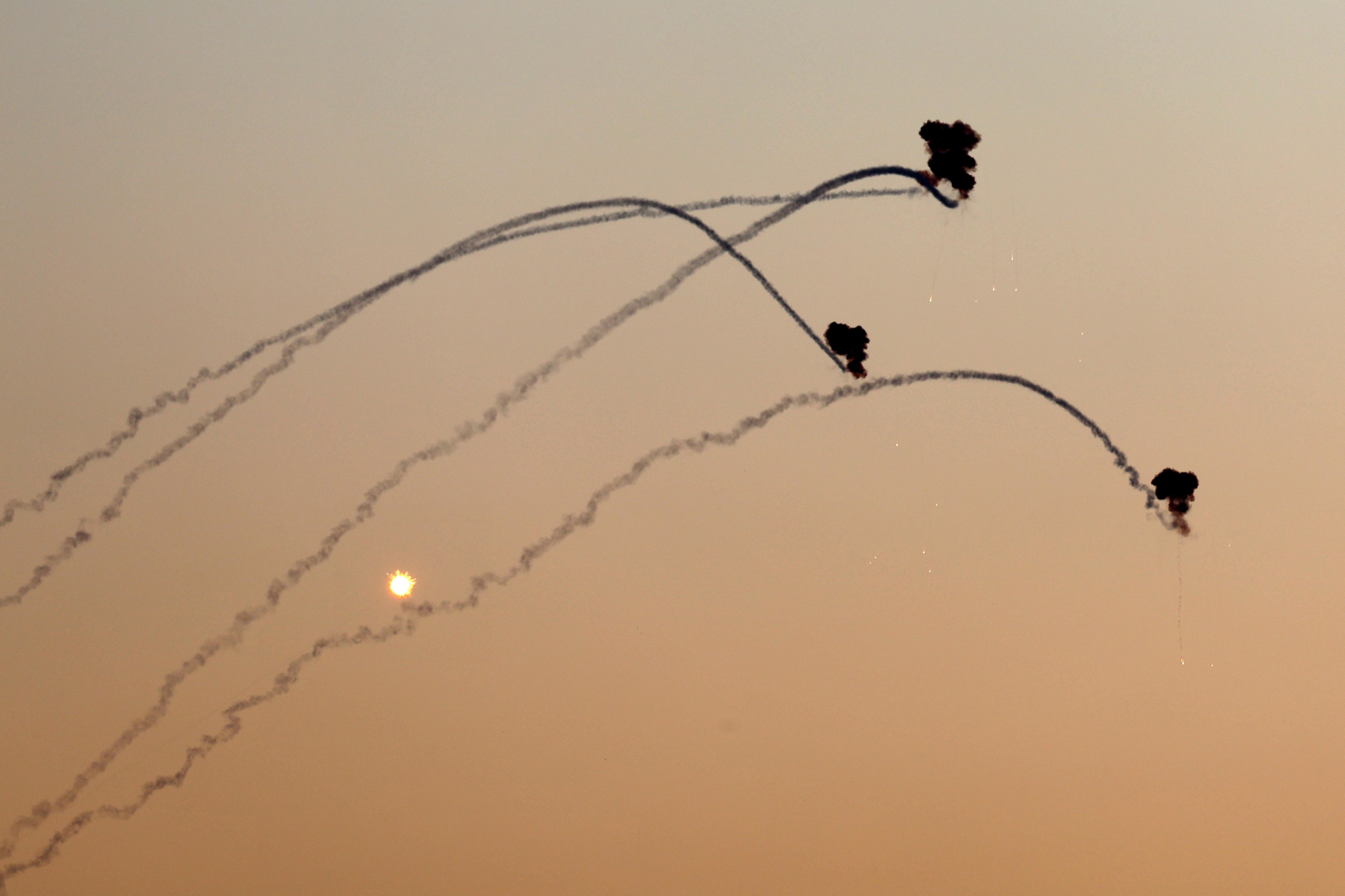 Imagen de referencia de: El sistema de defensa aérea israelí Cúpula de Hierro intercepta un misil disparado desde el sur del Líbano sobre EFE/ATEF SAFADI