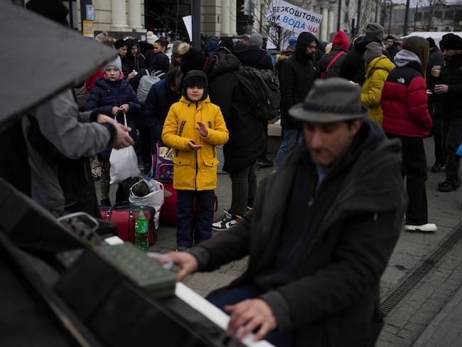 El Gobierno ucraniano rechazó como “inaceptable” el plan ruso para crear corredores humanitarios este lunes y evacuar a la población civil de Kiev, Mariúpol, Járkov y Sumy