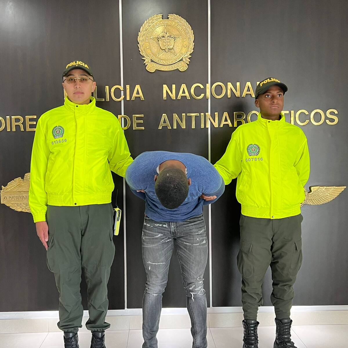 Capturan a hombre que adelantaba curso para piloto y estaba pedido en extradición