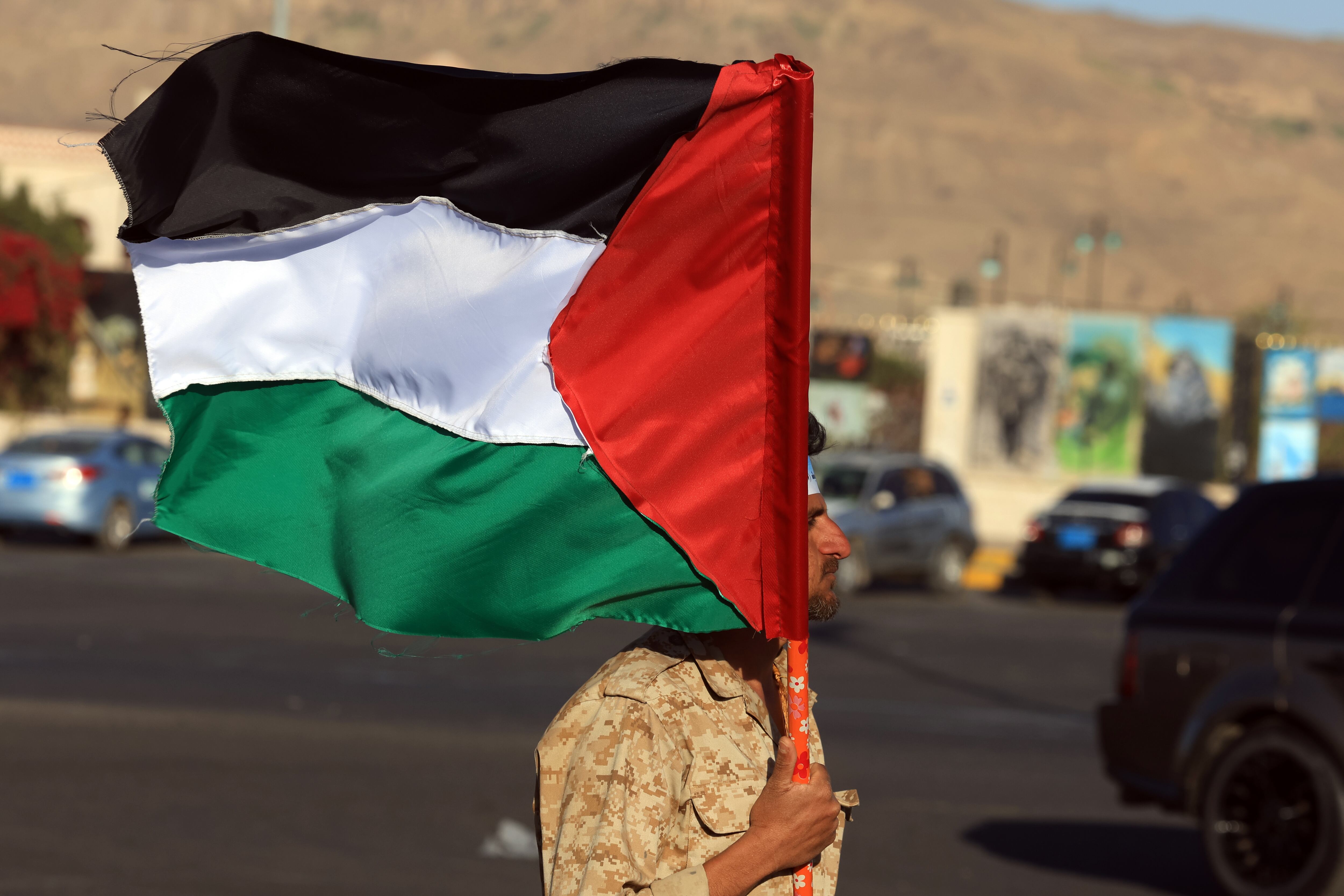 Hutíes alertan ataques de Israel si la guerra en Franja continua. Foto: EFE/EPA/YAHYA ARHAB