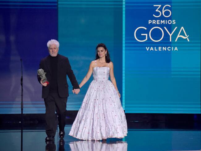 Pedro Almodóvar y Penélope Cruz en los Premios Goya 2022. Foto: Getty