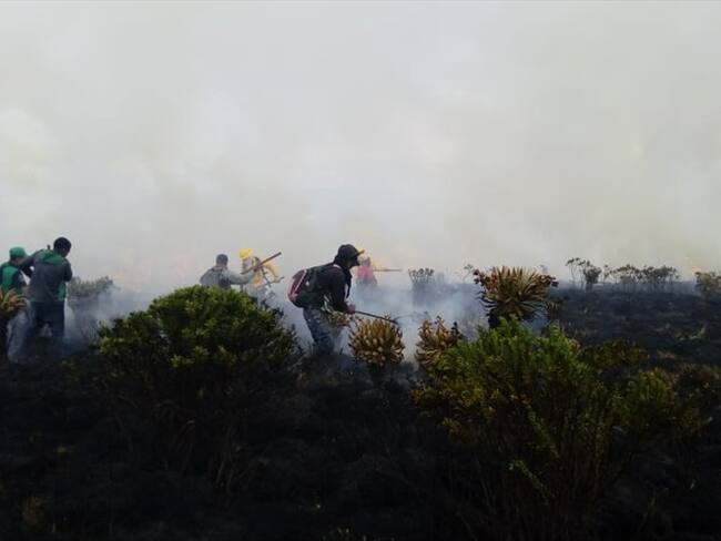 Controlado incendio en el Parque Nacional Natural Puracé, Cauca. Foto: Bomberos de Popayán