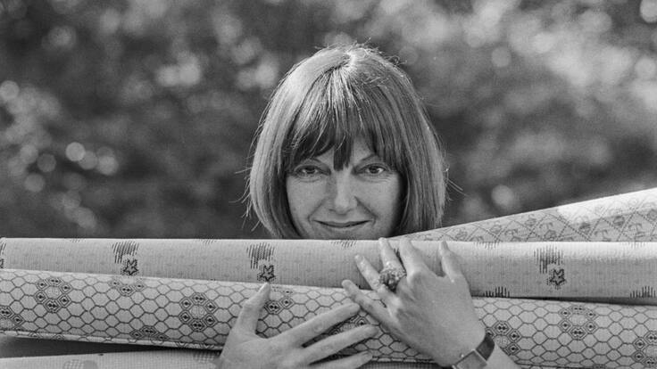 Mary Quant, la diseñadora británica que popularizó la minifalda, murió a los 93 años