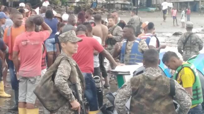 Las personas fueron llevadas a un centro médico de Timbiquí, Cauca. Foto: Armada Nacional