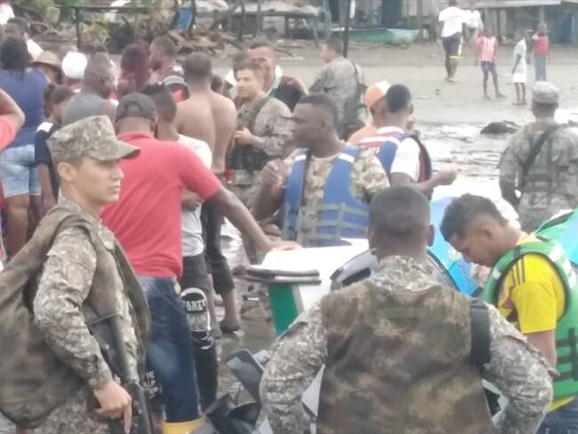 Las personas fueron llevadas a un centro médico de Timbiquí, Cauca. Foto: Armada Nacional