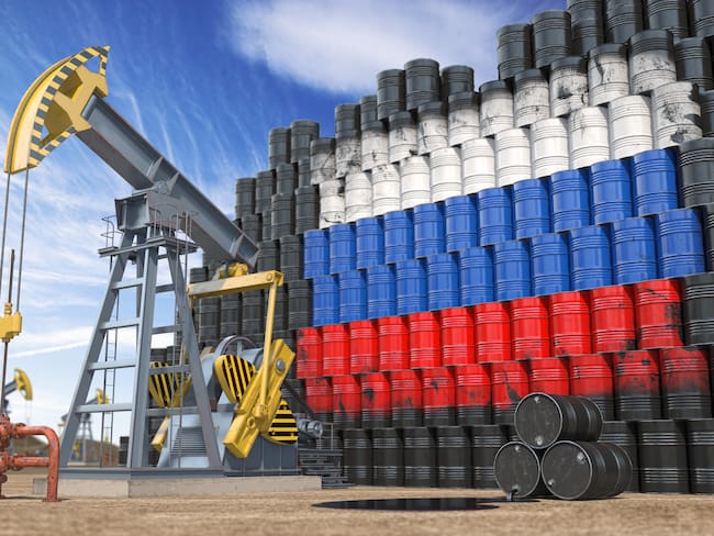 OPEP y Rusia deciden si seguirán con acuerdo de producción de petróleo