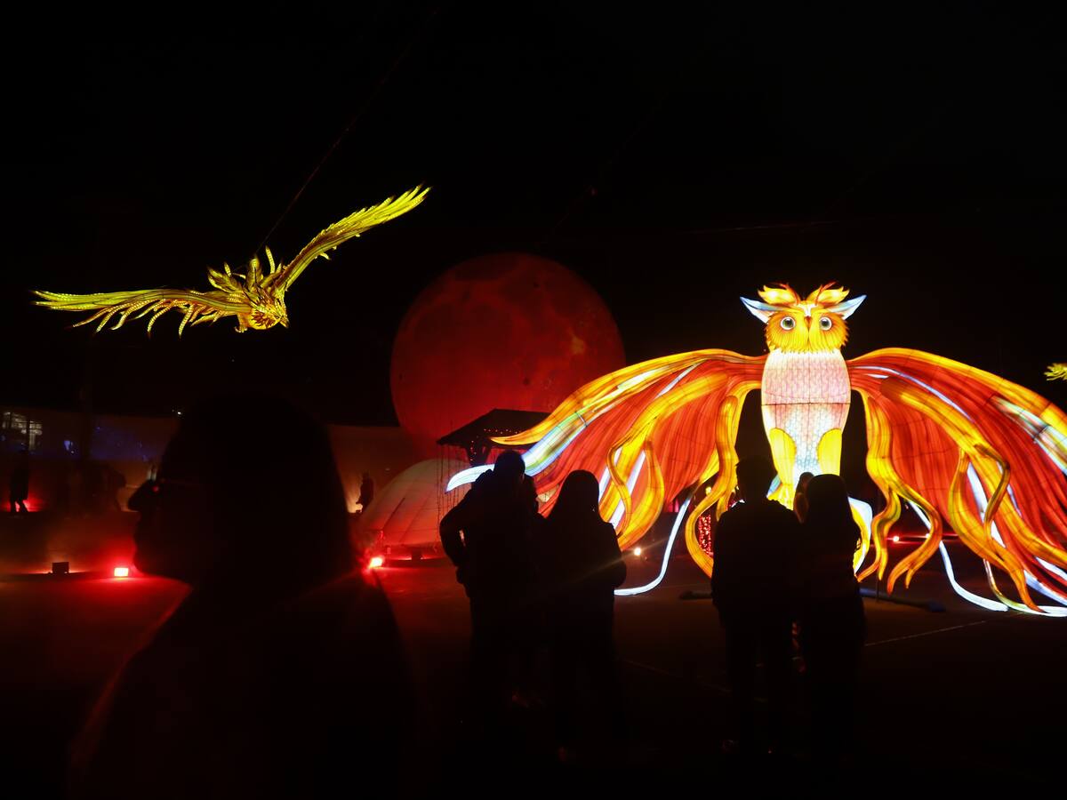 ¿Cuánto deben pagarle si trabaja en los festivos navideños?