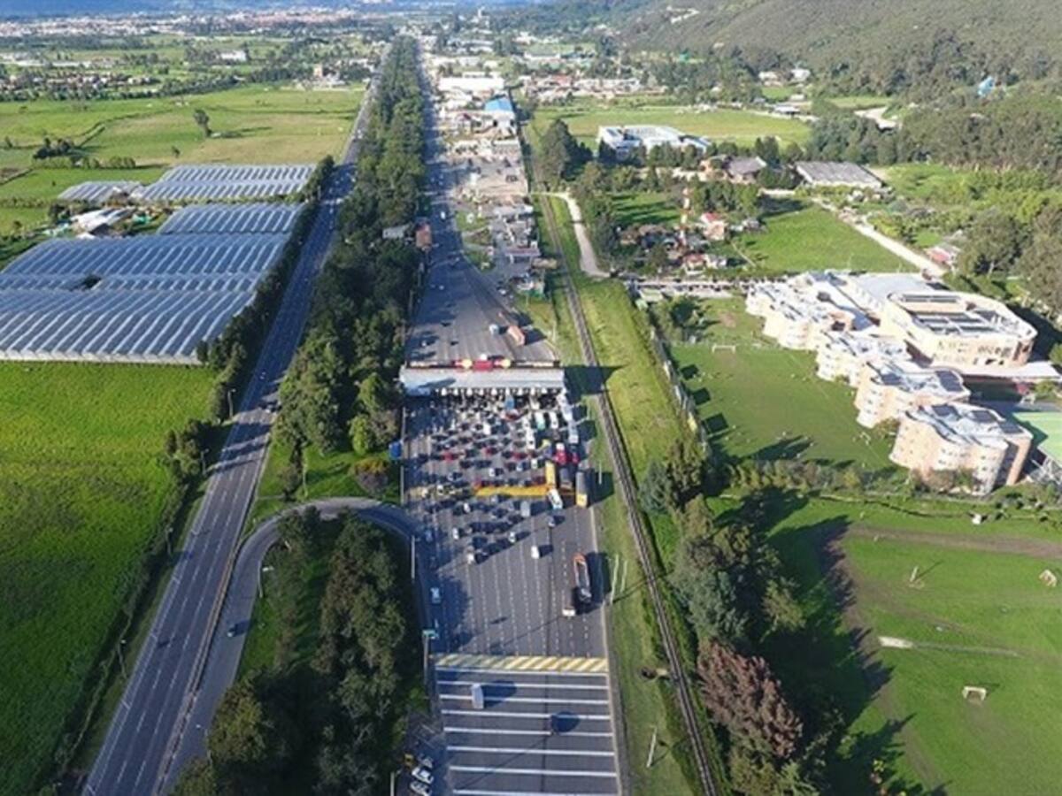 Gobierno entregó ampliación de la Autopista Norte en Bogotá y cinco puentes peatonales