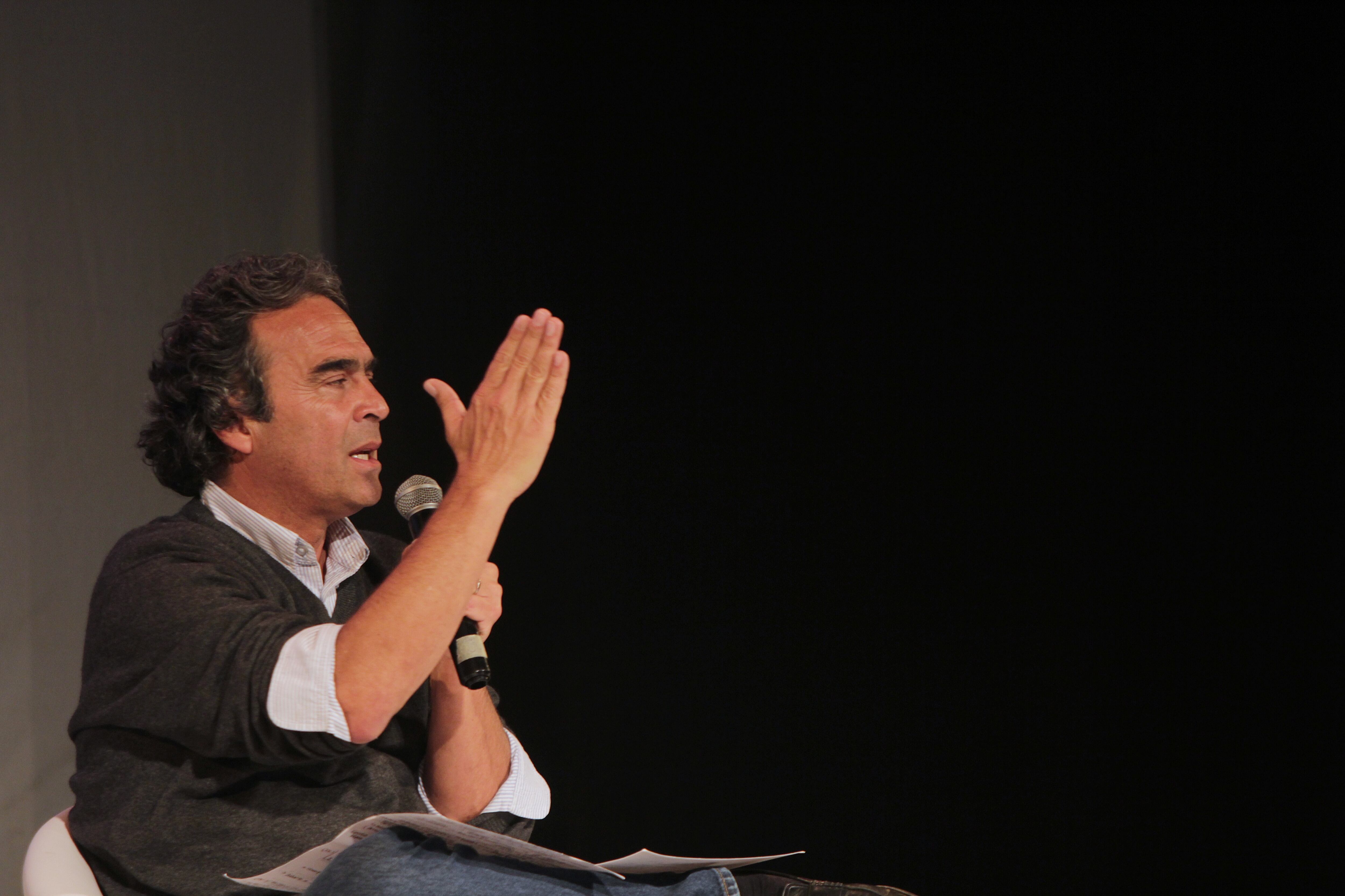 Bogotá, 04 de mayo de 2018. Este martes se llevó a cabo el Foro Presidencial ''Las Mujeres Preguntan' en Casa E, con los Candidatos, Gustavo Petrolera, Humberto de La Calle y Sergio Fajardo. (Colprensa - Álvaro Tavera).