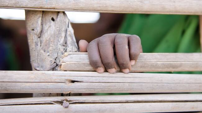 Se trata de tres familiares de la víctima: el papá, de 50 años; la mamá y la tía; además de un hombre, de 66 años, a quienes los indígenas denominan como “colono”. Foto: Getty Images / FRED LANGER PHOTOGRAPHY