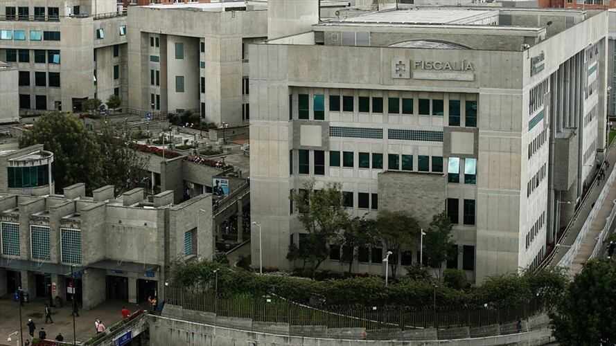 Los comisionados de la Fiscalía revisaron todo el trabajo que han realizado los fiscales Daniel Hernández y Álvaro Betancourt. . Foto: Colprensa