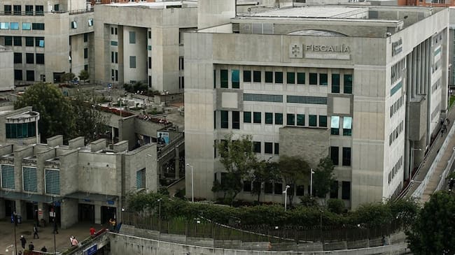 Los comisionados de la Fiscalía revisaron todo el trabajo que han realizado los fiscales Daniel Hernández y Álvaro Betancourt. . Foto: Colprensa