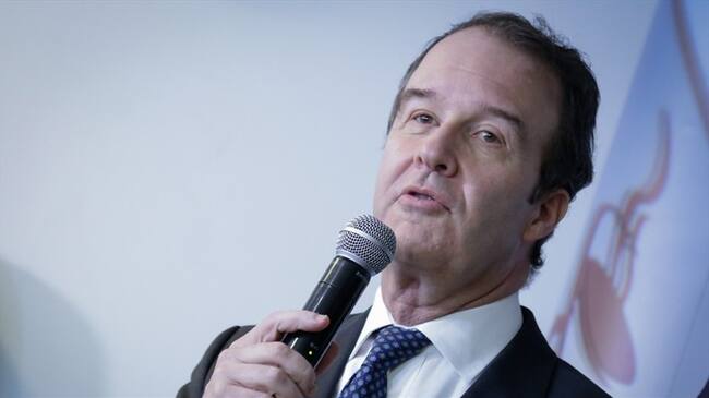 Andrés Escobar explicó que los TPE son un instrumento creado para complementar la financiación en dólares aprobada por tres entidades multilaterales. Foto: Colprensa