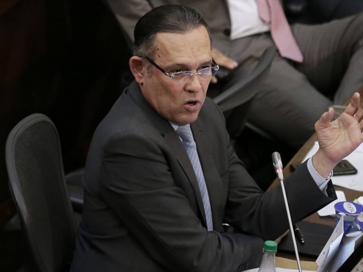 Efraín Cepeda buscará que a los estratos 5 y 6 se les cobre por la vacuna del COVID-19