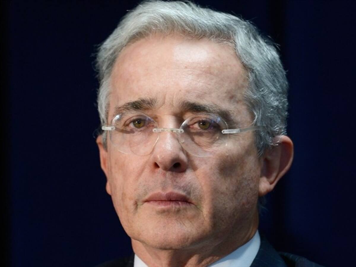 Exfiscales Perdomo y Montealegre se opondrán a libertad de Álvaro Uribe