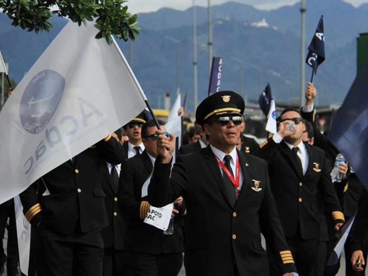 ¿Por qué el sindicato de pilotos (ACDAC) tiene negocios de miles de millones de pesos?