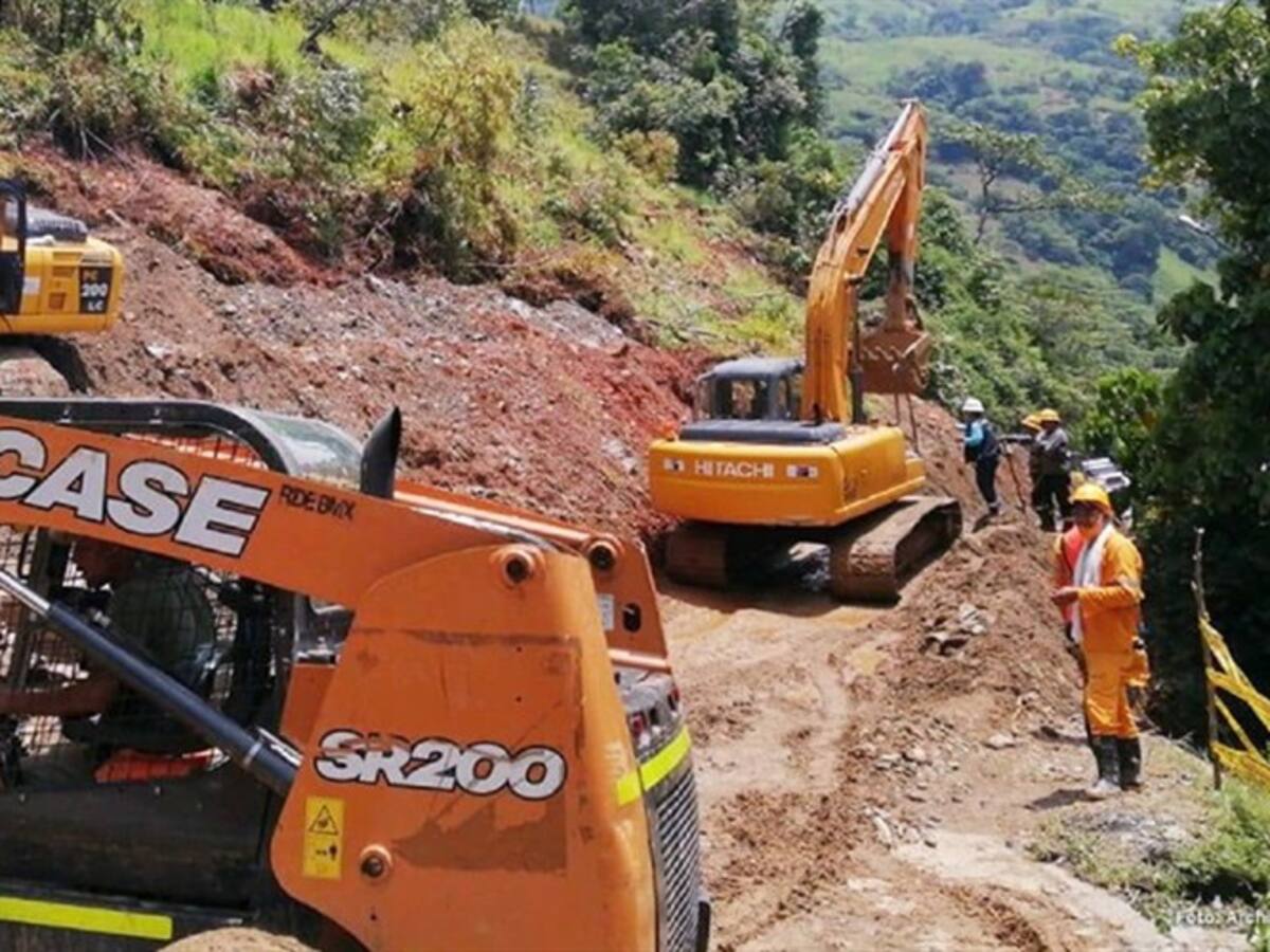 Se siguen presentando deslizamiento en punto de emergencia en la vía Los Llanos – Tarazá