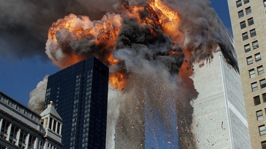 El video fue grabado por un periodista que entró a la torre norte y registró cómo esta se derrumbó. . Foto: Associated Press - AP