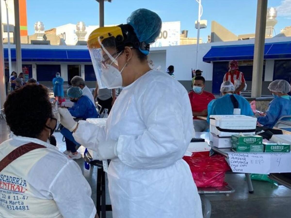 Descartan cierre del mercado público de Santa Marta por brote de COVID-19