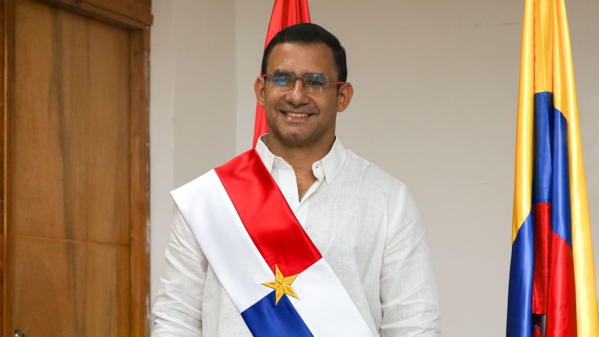 Hugo Kerguelén García se posesionó como alcalde de Montería