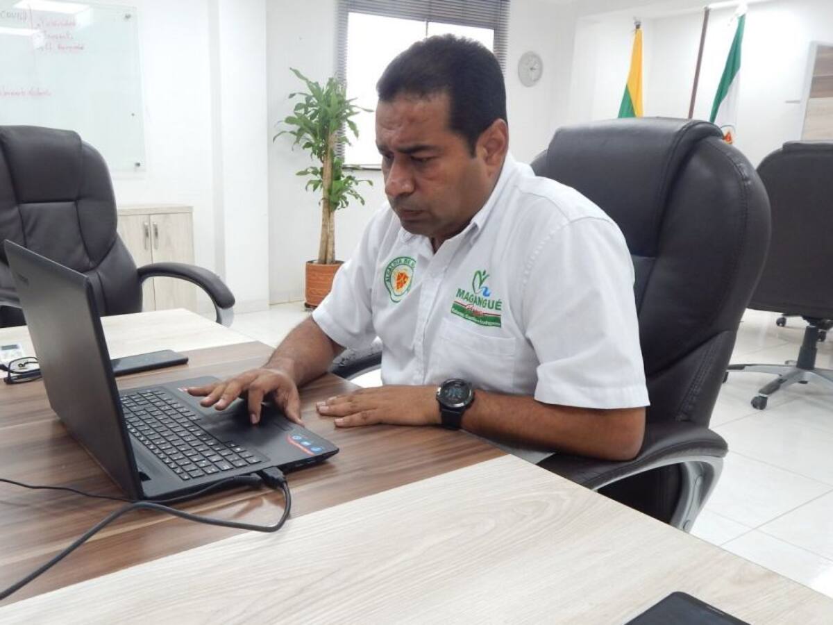 No trabajan en mi administración e instauré denuncia en su contra: alcalde de Magangué